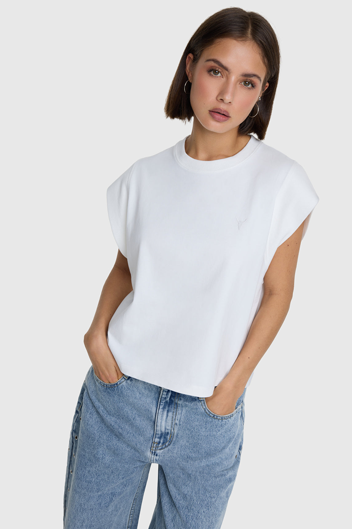 Sleeveless t-shirt - Alix The Label